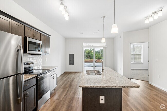 Madison, 1 dormitorio, 1 baño con estudio - 942 pies cuadrados - Cocina - Red Mill Crossings