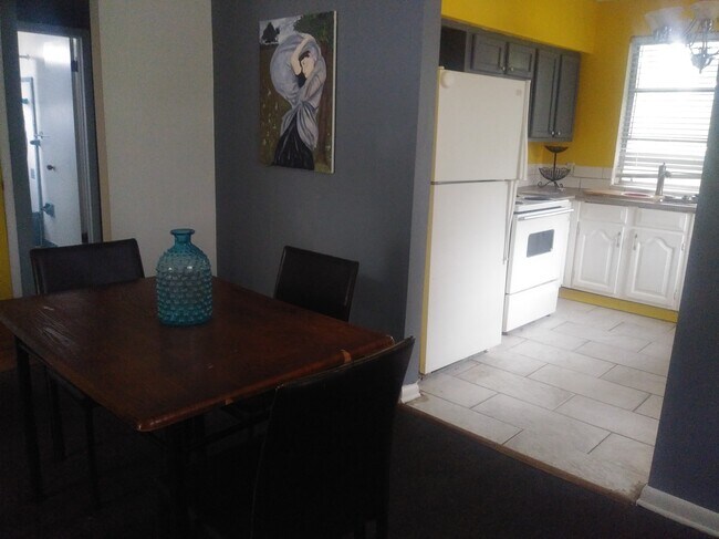 Foto del edificio - 1751 Tyler Street
