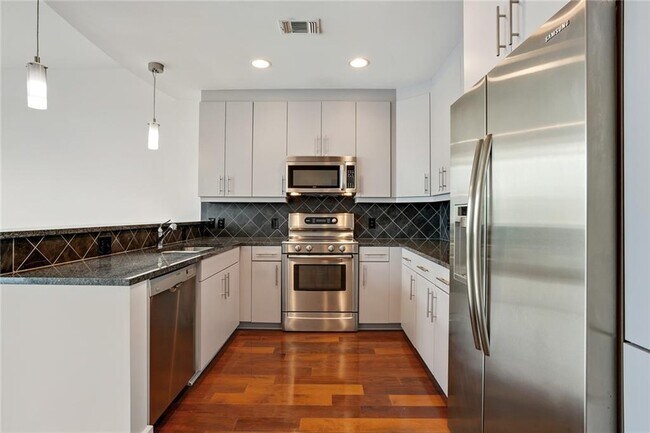 Building Photo - 1080 Peachtree St NE