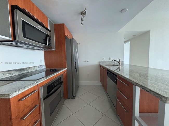 Foto del edificio - 185 SW 7th St