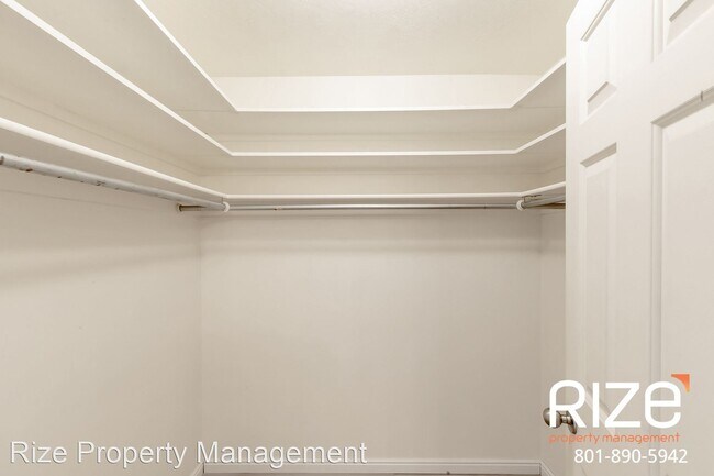 Foto del edificio - 2 br, 1 bath House - 1833 S West Temple #11