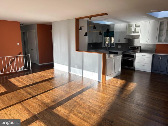 Foto del edificio - 6223 Beachway Dr