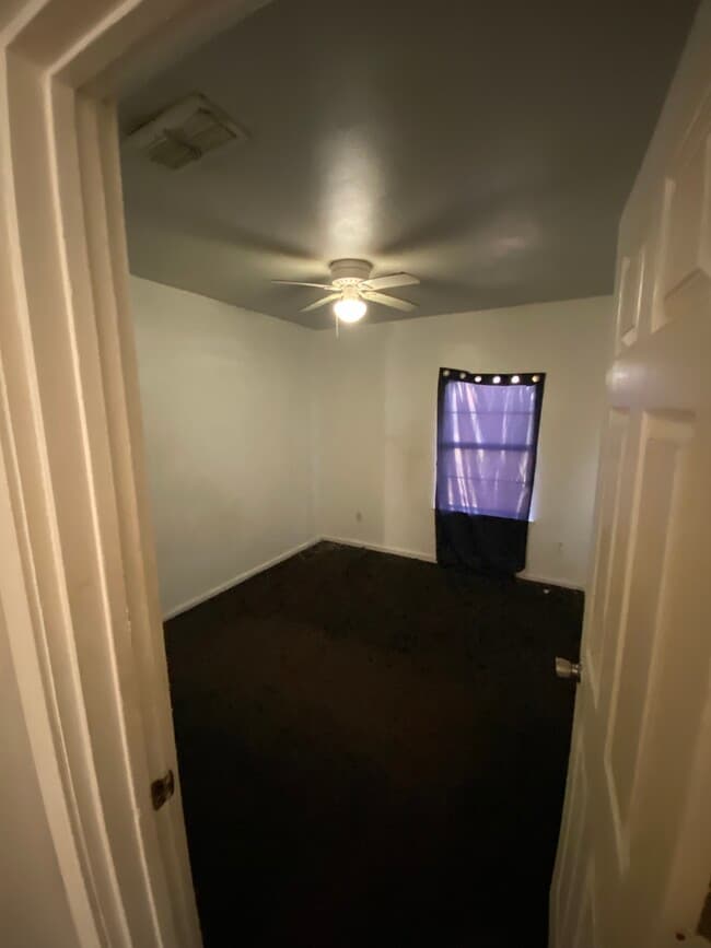 Foto del edificio - 1307 E Travis St