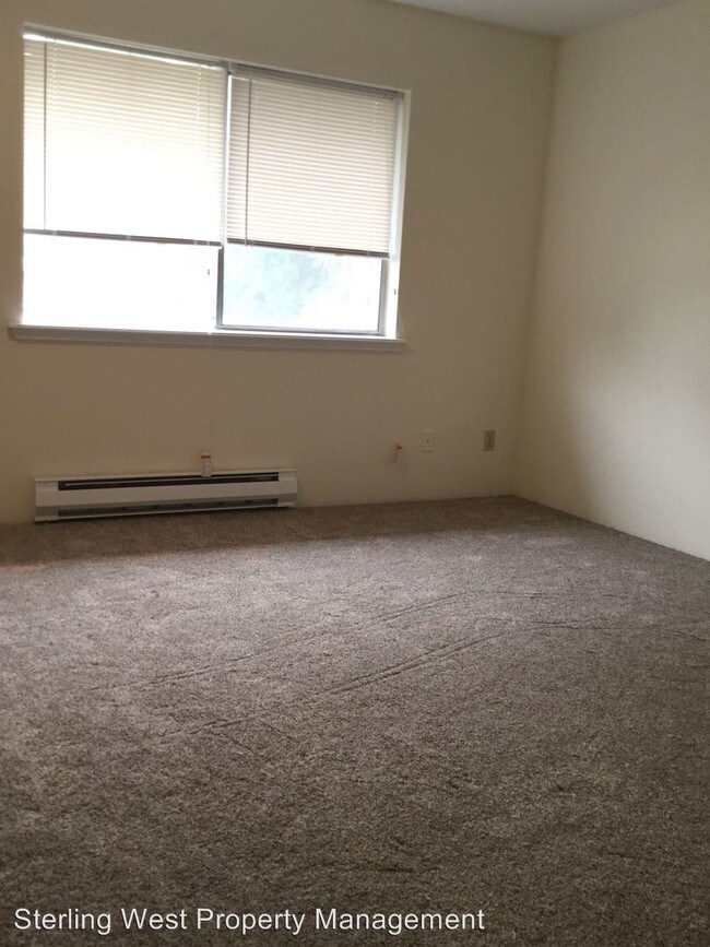 116 Pine St, Rogue River, OR 97537 Room for Rent in Rogue River, OR