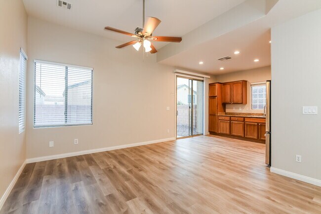 Building Photo - 328 Sweet Sugar Pine Dr