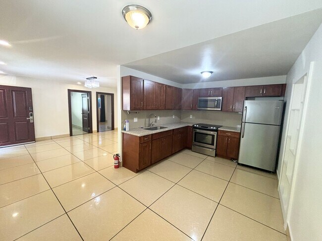 Building Photo - 1940 Iwaho Pl - 4 Bed 2 Bath Beautifully U...