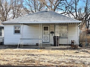 Building Photo - 306 N 3rd St