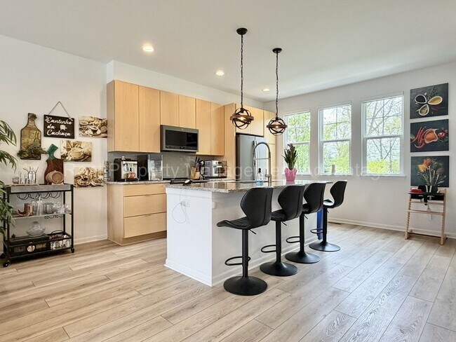 Foto del edificio - Modern 2020 Built Townhome Just Steps from Downtown Ferndale!