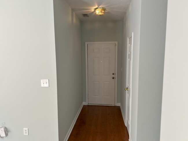 Foto del edificio - 225 Postwood Ct