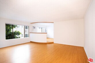 Building Photo - 960 Larrabee St