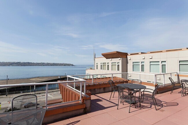 Foto del edificio - Waterfront Landings 2 bedroom 2 bath condo