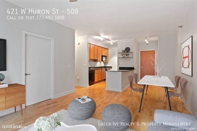 Foto del edificio - Stunning River North condo with Huge Patio!