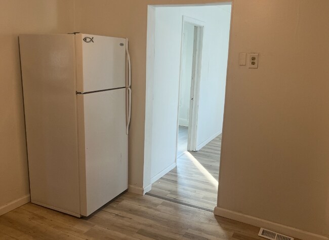 Foto del edificio - 129 E South St