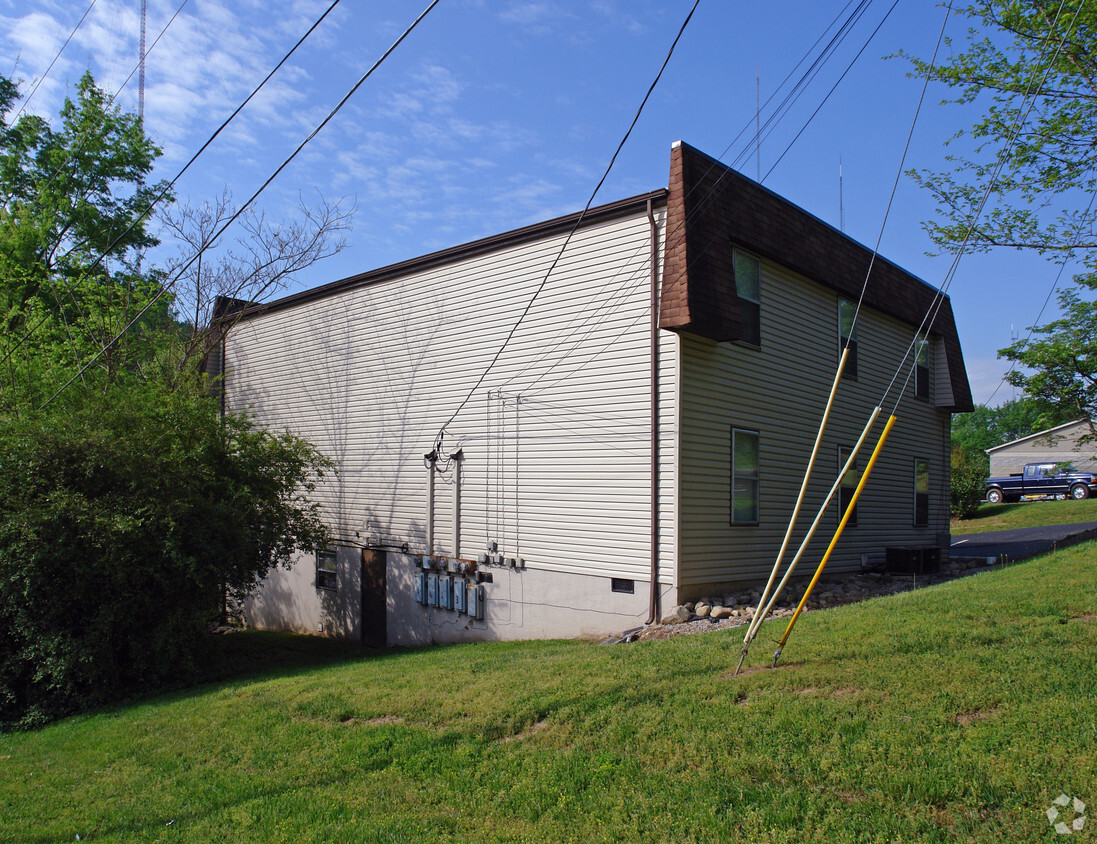 Building Photo - 1932 Dutch Valley Dr