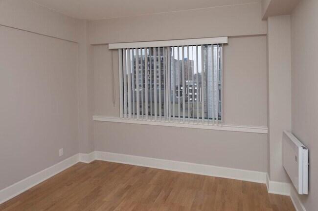 Photo du bâtiment - 3455 Rue Aylmer