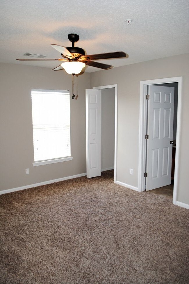 Foto del edificio - 212 Leese Dr