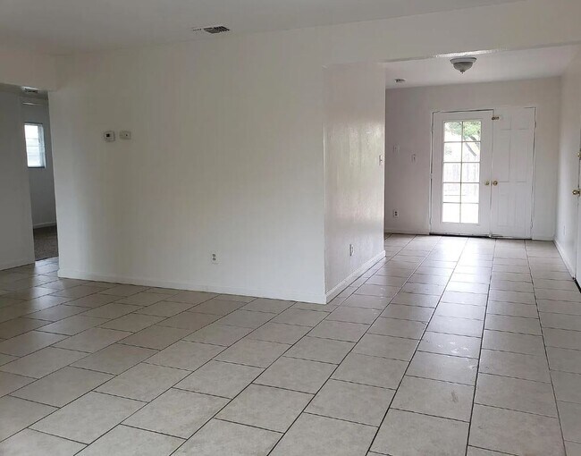 Foto del edificio - 2066 O'Neil Way