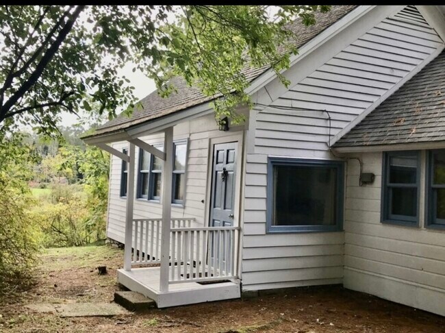 Building Photo - 181 Green River Rd