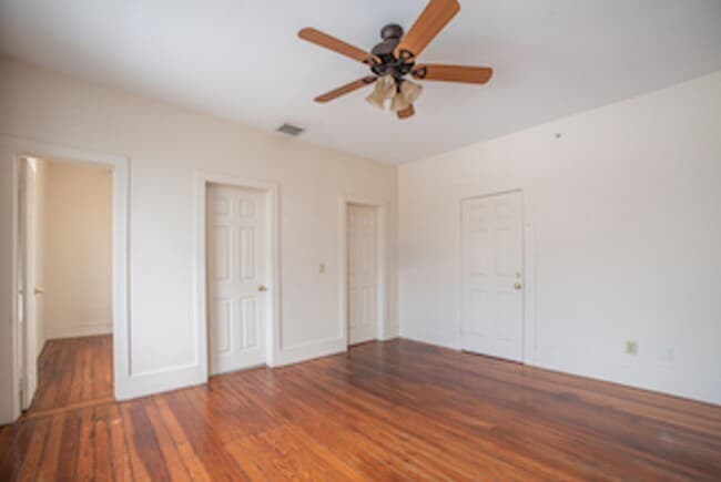 Building Photo - Spacious 2/2 Apartment in Heart of Umatilla!