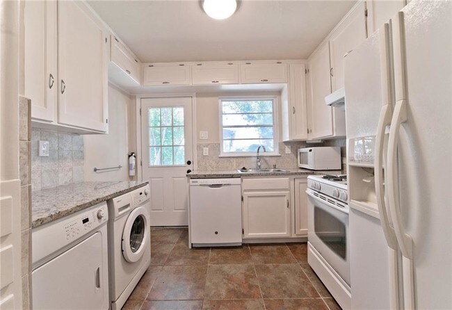 Foto del edificio - 6525 St Moritz Ave