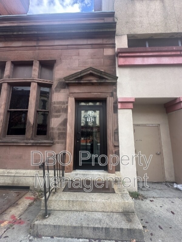 Foto del edificio - 192 Lark St