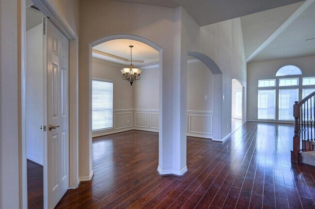 Building Photo - 8334 Cape Royal Dr