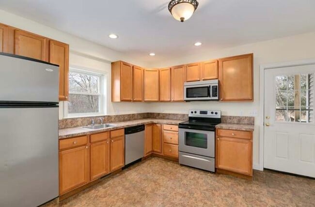 Foto del edificio - 329 N Franklin St