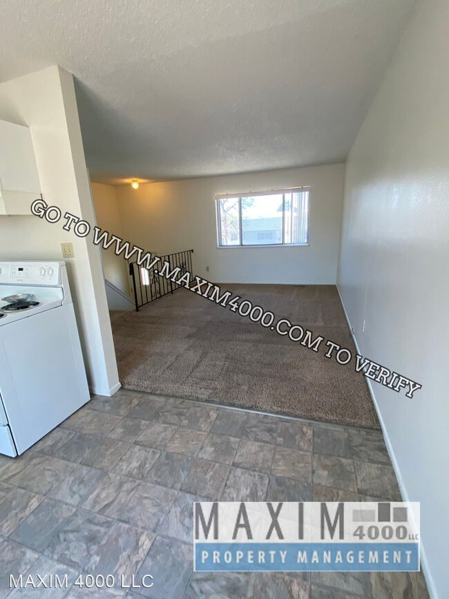 Building Photo - 4 br, 2 bath House - 494 1/2 ANJOU DRIVE