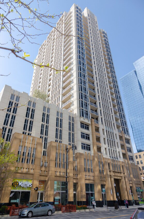 Primary Photo - 1400 S Michigan Ave