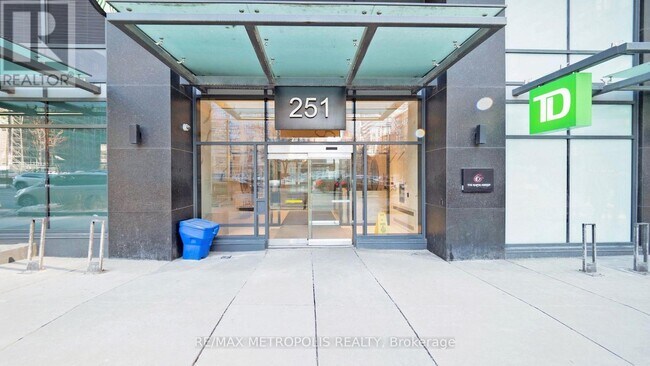 Photo du bâtiment - 251 Jarvis St