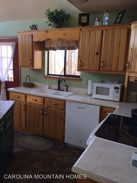 Building Photo - 2 br, 2 bath House - 883 Mountain Top