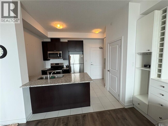 Building Photo - 101 Shoreview Pl