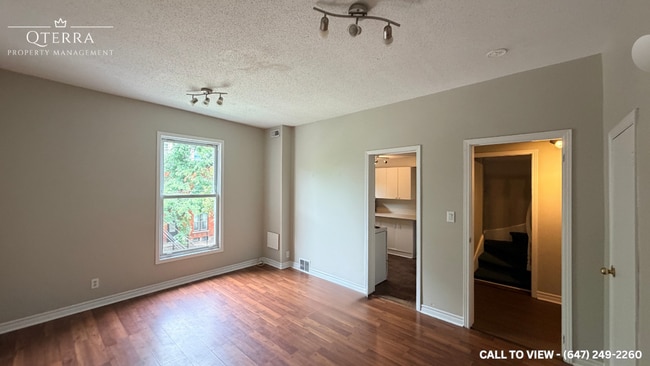 Building Photo - 78 Daly Av