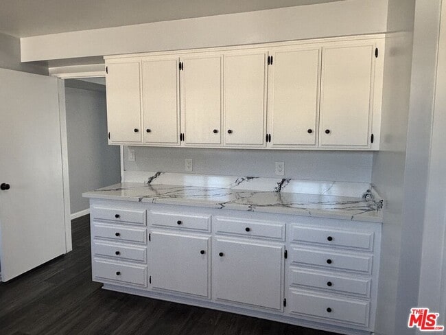 Foto del edificio - 6771 Springpark Ave