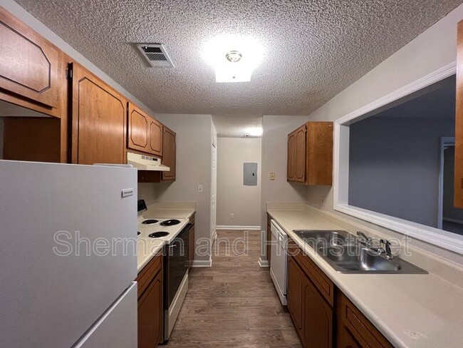 Building Photo - 216 Commons Dr