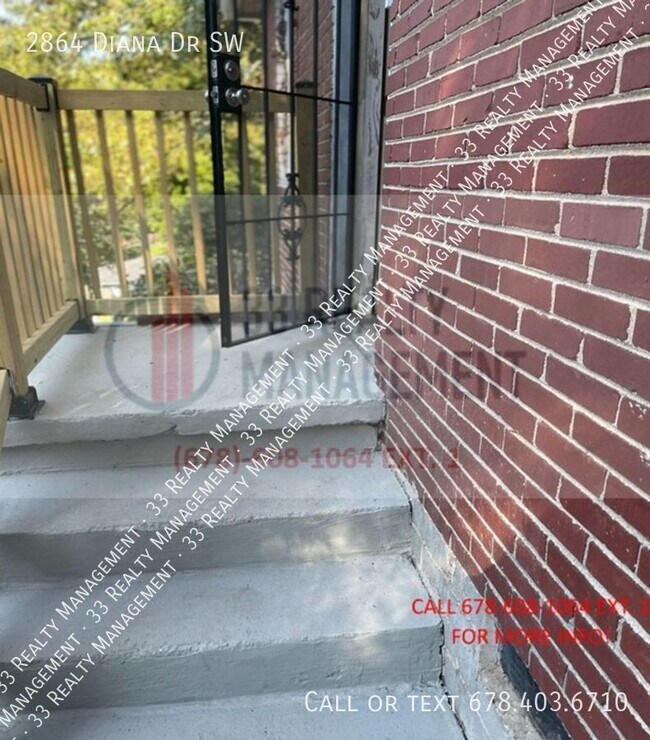 Foto del edificio - Traditional Home tucked away on a hill in ...