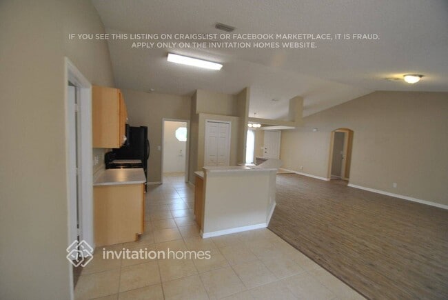 Building Photo - 718 Starland St SE