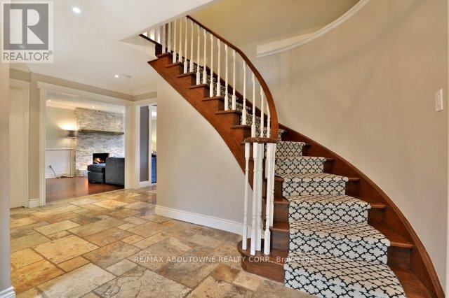 Building Photo - 263 Princess Royal Ct