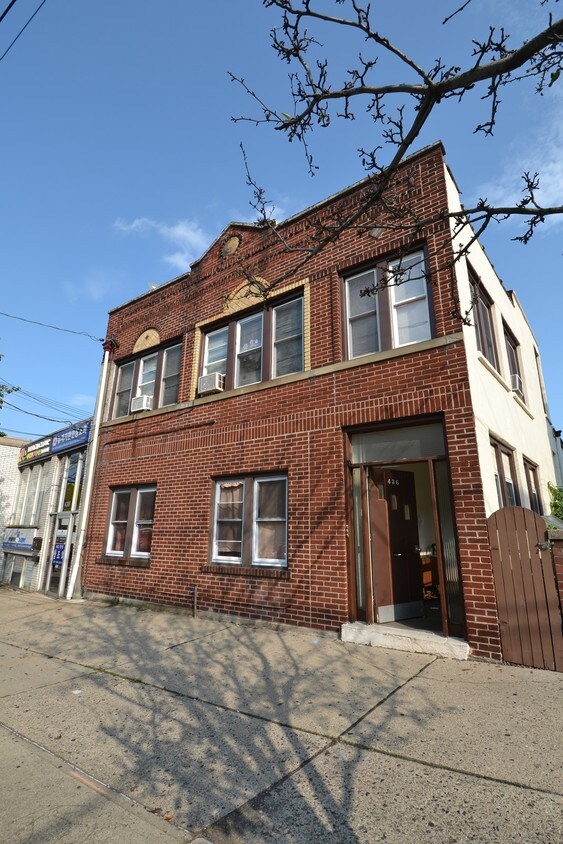 Primary Photo - 436 Broad Ave