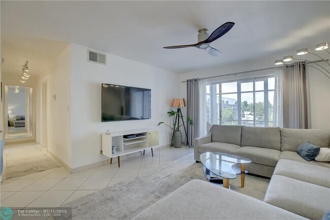 Foto del edificio - 3020 NE 16th Ave