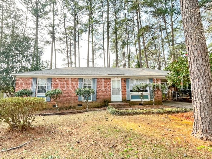 Primary Photo - 225 Stirlington Rd