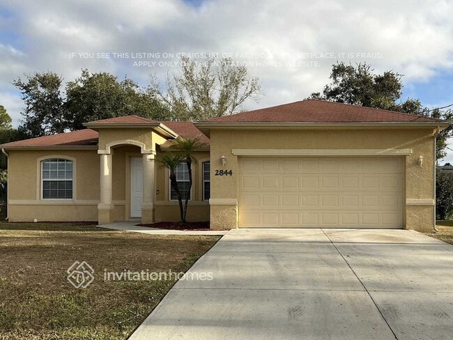 Building Photo - 2844 Wells Ave