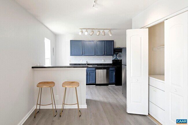 Foto del edificio - 1217 Villa Ln