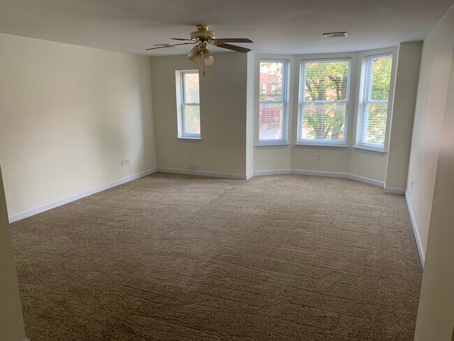 Building Photo - 735 Linden Ave