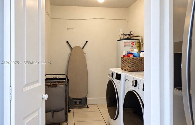 Foto del edificio - 5921 SW 162nd Ct