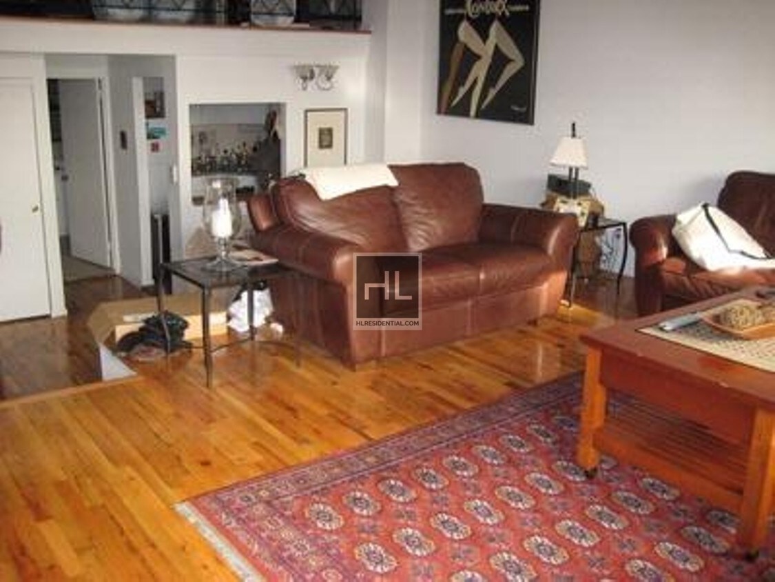 Primary Photo - East 65th Street
