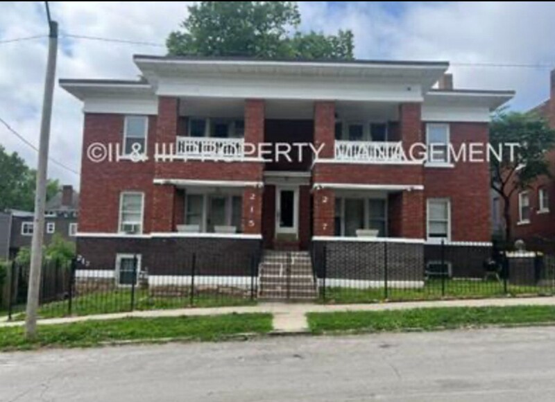 Foto principal - 215 W 37th St