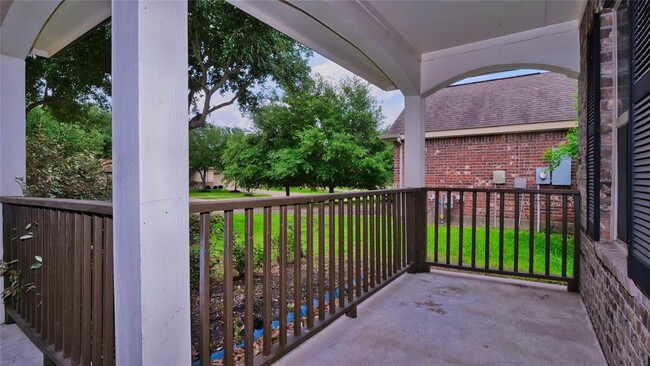 Foto del edificio - 6826 Lantern Hill Ln