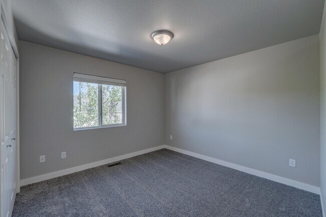 Foto del edificio - 4805 5th St