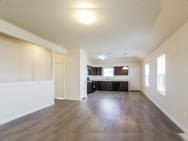 Foto del edificio - 5619 Rocky Trail Dr